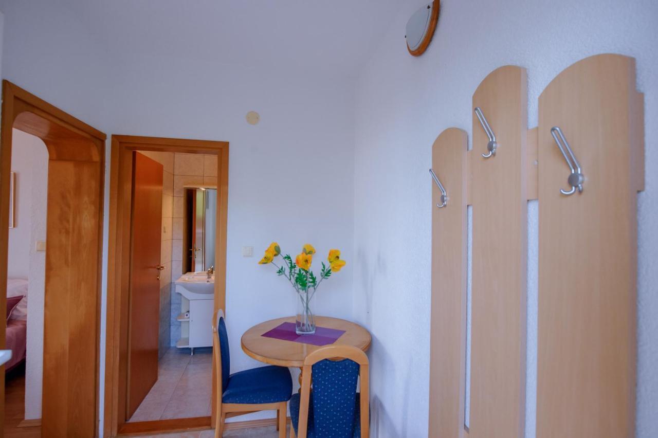 Pension Maric Rooms Брист Екстер'єр фото