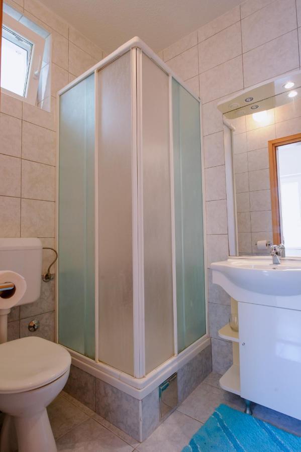 Pension Maric Rooms Брист Екстер'єр фото